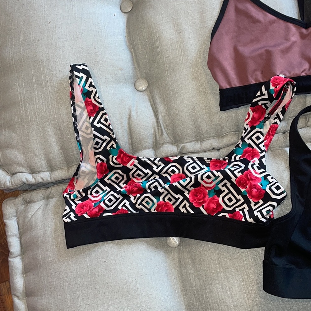 Guc lot of large pink brand sports bras tons of life left - Picture 2 of 7